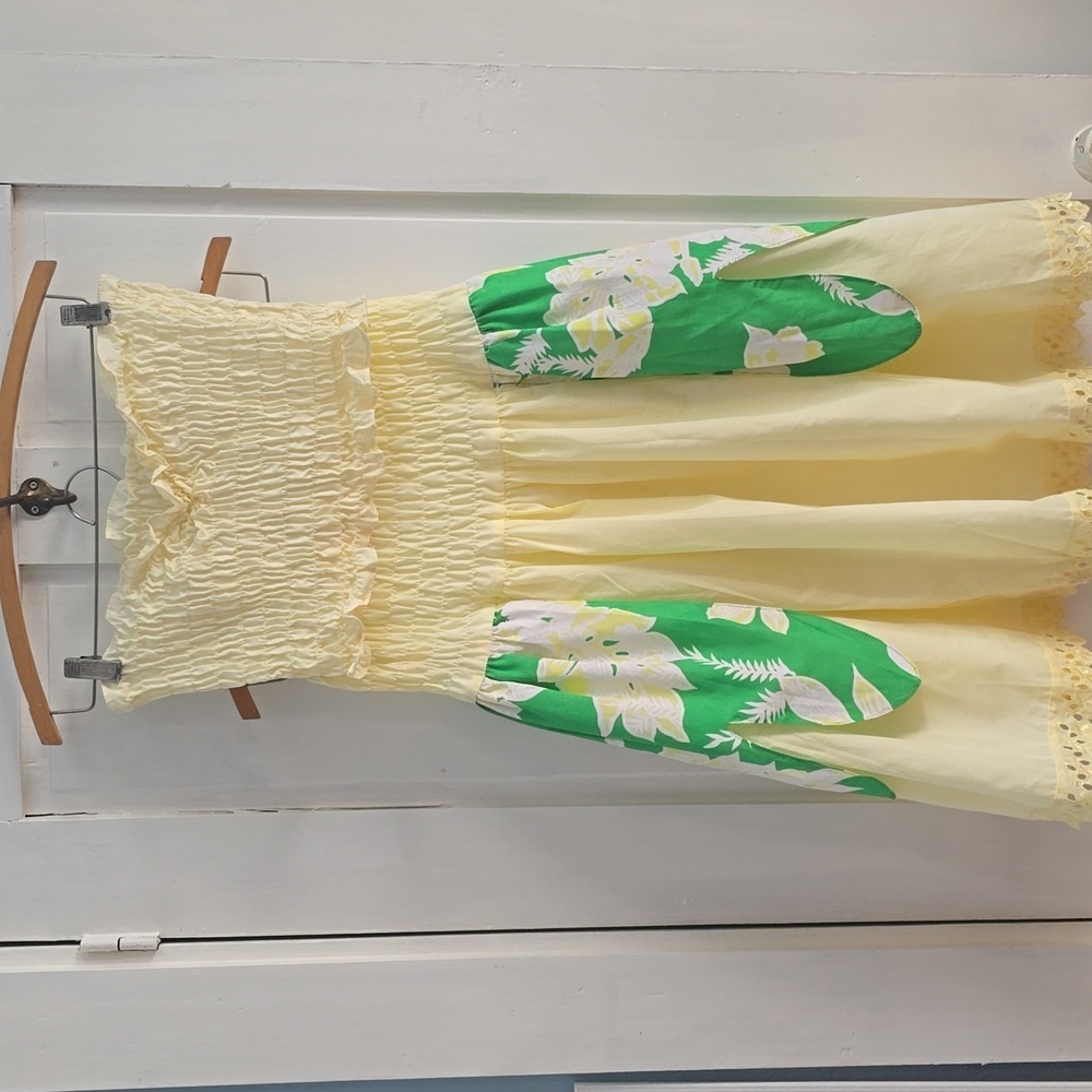 Cute Vintage Smocked Shirred Full Petal Skirt Set with Tube Top Eyelet Trim